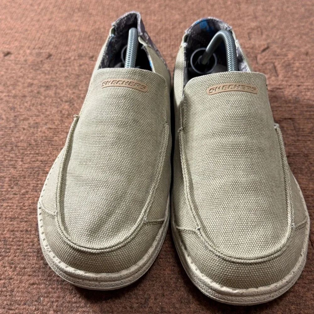 A+ shoes Skechers Relaxed Fit Men 10.5 Tan Goga Mat Arch Slip On Loafers 210103